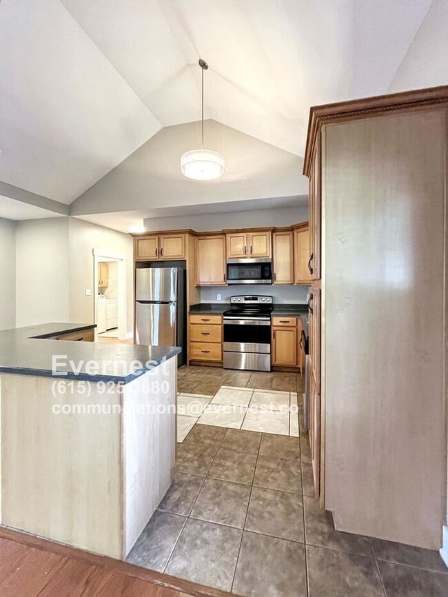 Building Photo - 5-Bedroom, 3-Bathroom Home with Modern Ame...