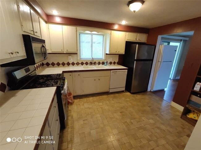 Building Photo - 4148 Marietta Dr