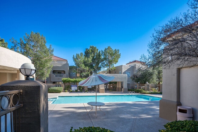 Building Photo - 1908 Mountain Hills Ct