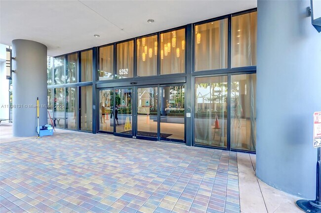 Building Photo - 5252 NW 85th Ave