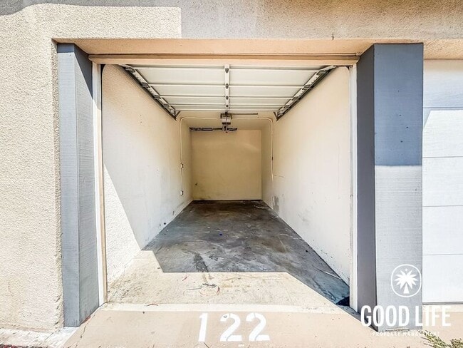 Building Photo - 4860 Rolando Ct