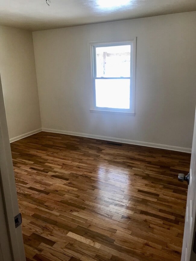 Building Photo - Remodeled 3 Bed/1 Bath Ranch in Burton