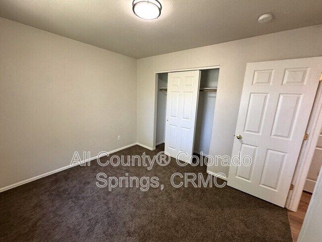 Building Photo - 235 Ellers Grove