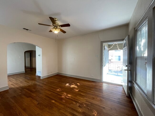 Building Photo - 713 E Elmira St