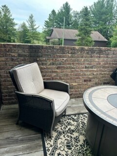 back deck - 2130 Hammond Pl E