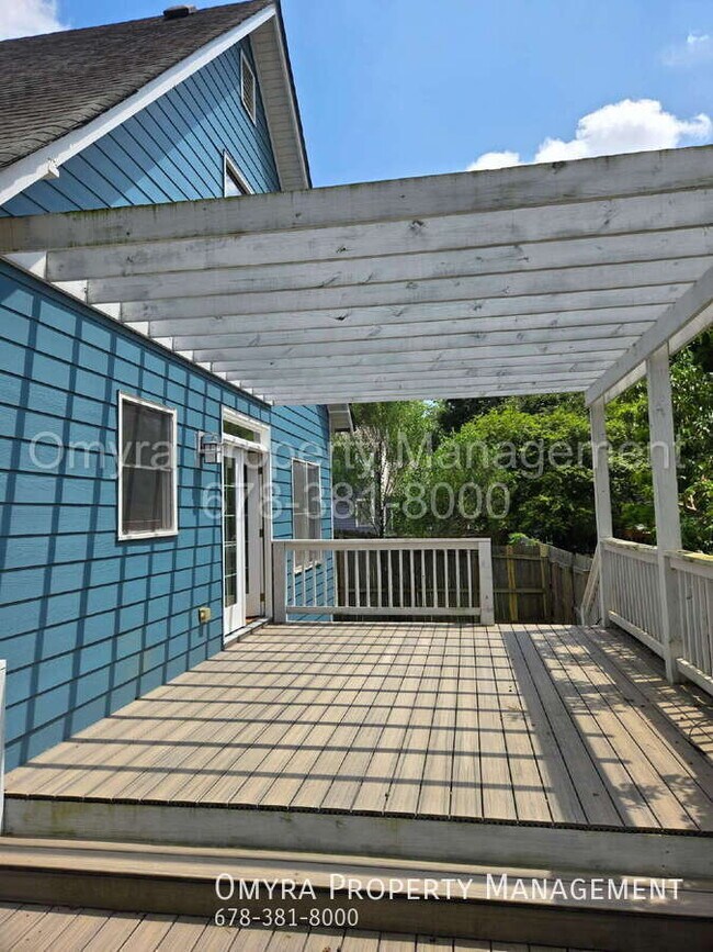 Building Photo - 105 Selman St SE