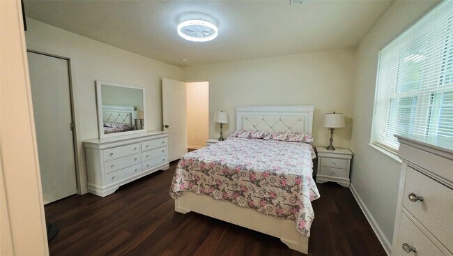Building Photo - 1404 Woodfern Dr