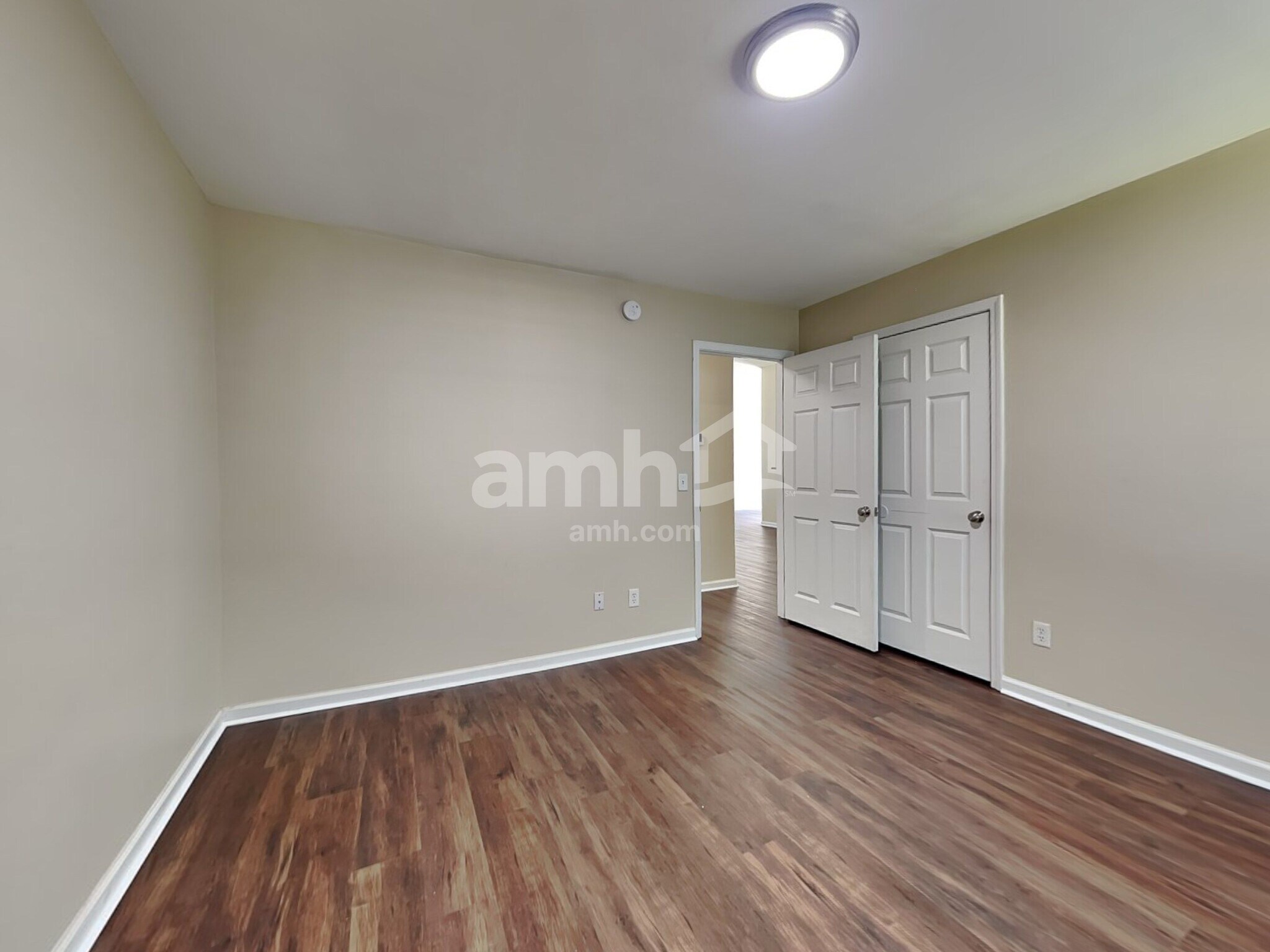 Building Photo - 117 Lakepointe Dr