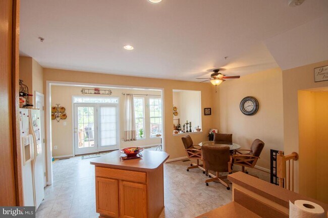 Building Photo - 5813 Whiterose Way
