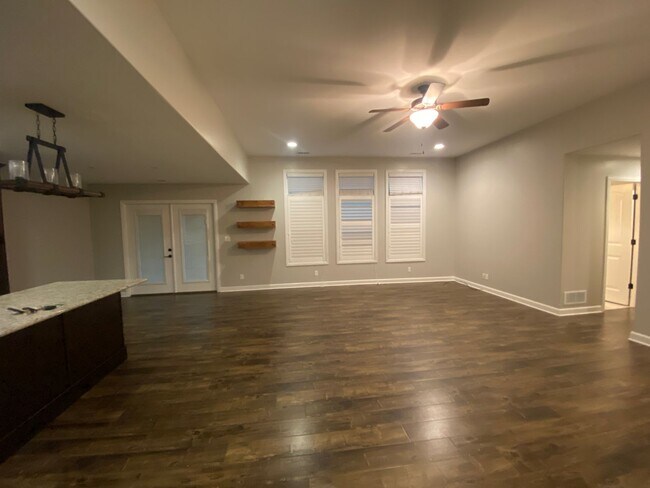Building Photo - Southwest Columbia Home