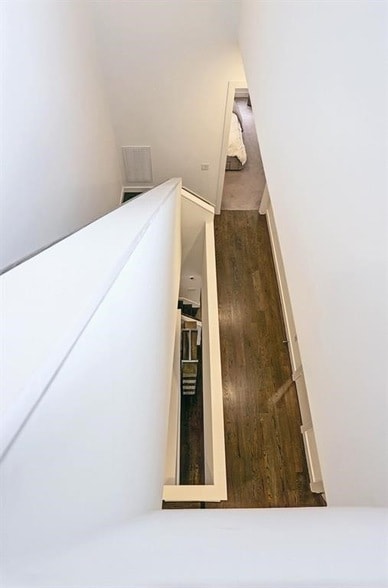 Building Photo - 5905 E Post Oak Ln