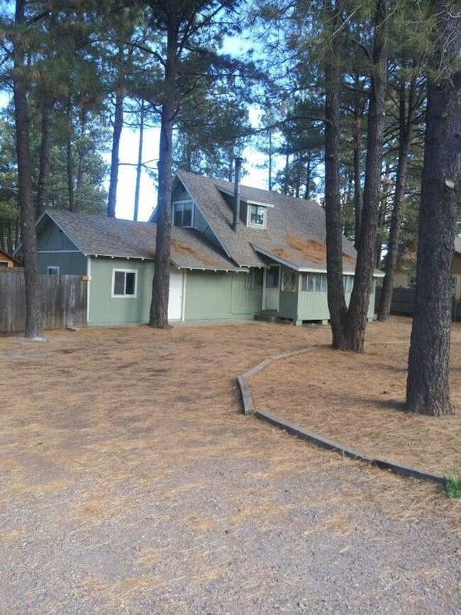Building Photo - COMING SOON! Turn' Key 3-Bed Mountainaire ...