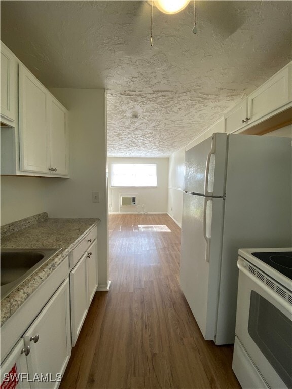 Building Photo - 3215 Jeffcott St