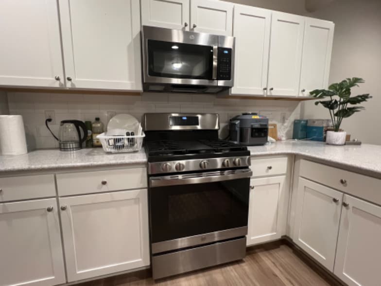 Building Photo - 5235 Aeroglide Lp