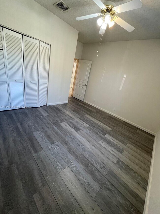 Building Photo - 5893 Plum Harbor Cir