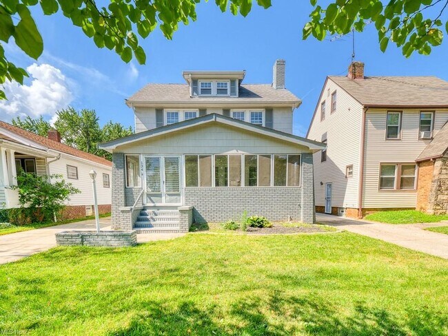 Building Photo - Lakefront 4-Bedroom Home for Rent in Euclid, OH