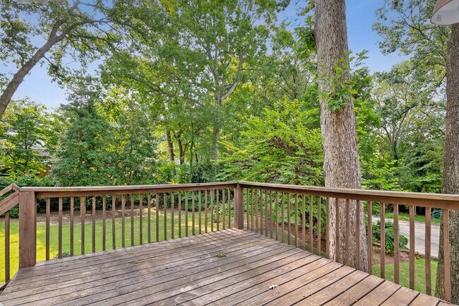 Building Photo - 3 Bed, 2 Bath Home in Greenville is Available
