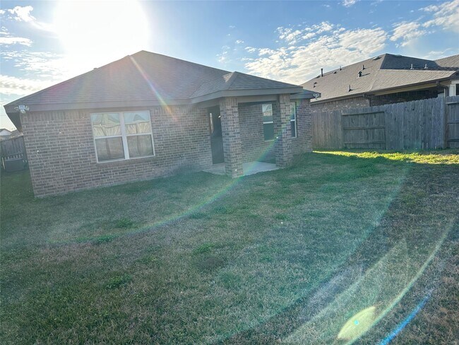 Building Photo - 2128 Del Mar Dr