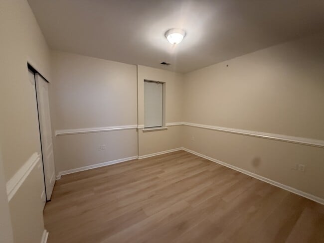 Building Photo - 924 Southmoor Dr