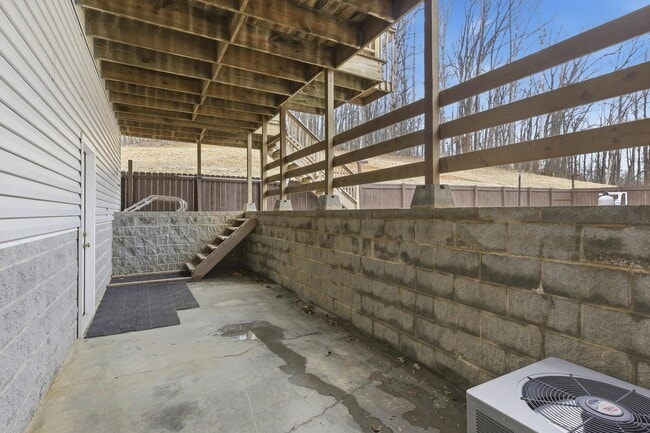 Building Photo - 1839 Crumley Rd