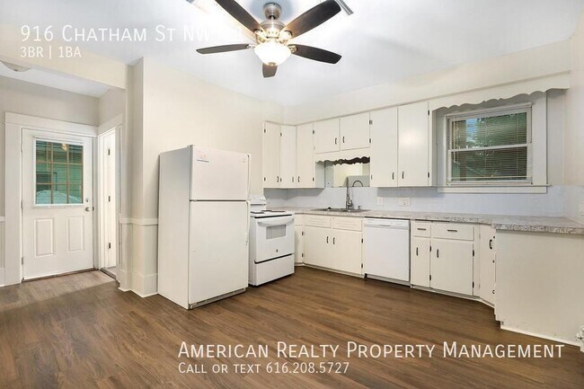 Building Photo - 916 Chatham St NW