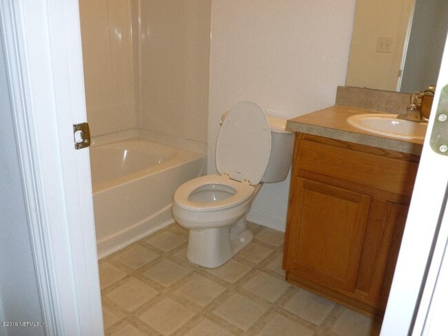 Building Photo - 1500 Calming Water Dr