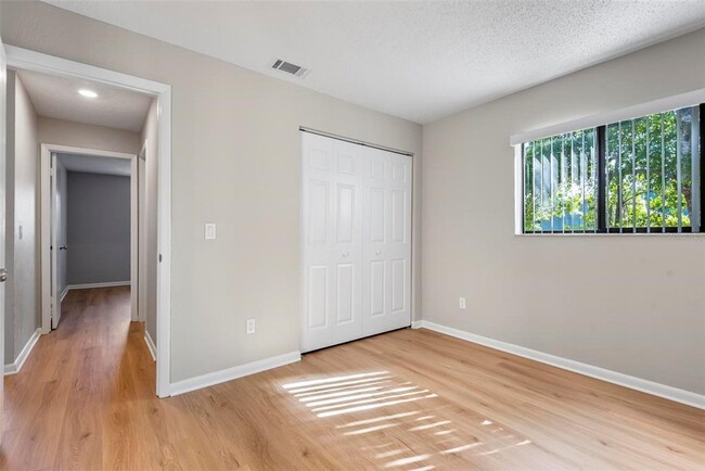 Building Photo - 12 Blairmore Pl