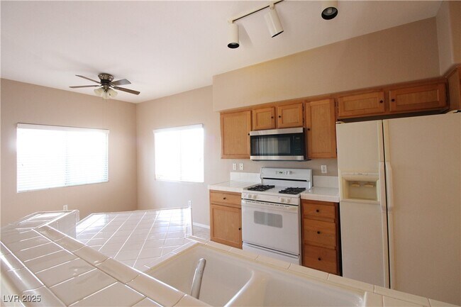 Building Photo - 2100 Black Island St