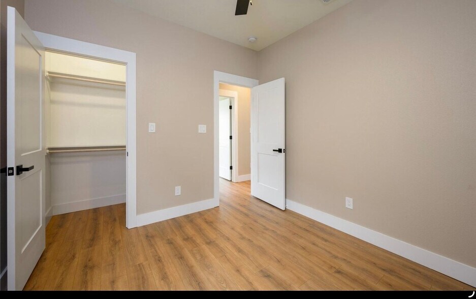 Building Photo - 4808 Dry Creek Rd