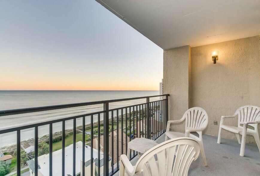 Building Photo - 5556 N Ocean Blvd