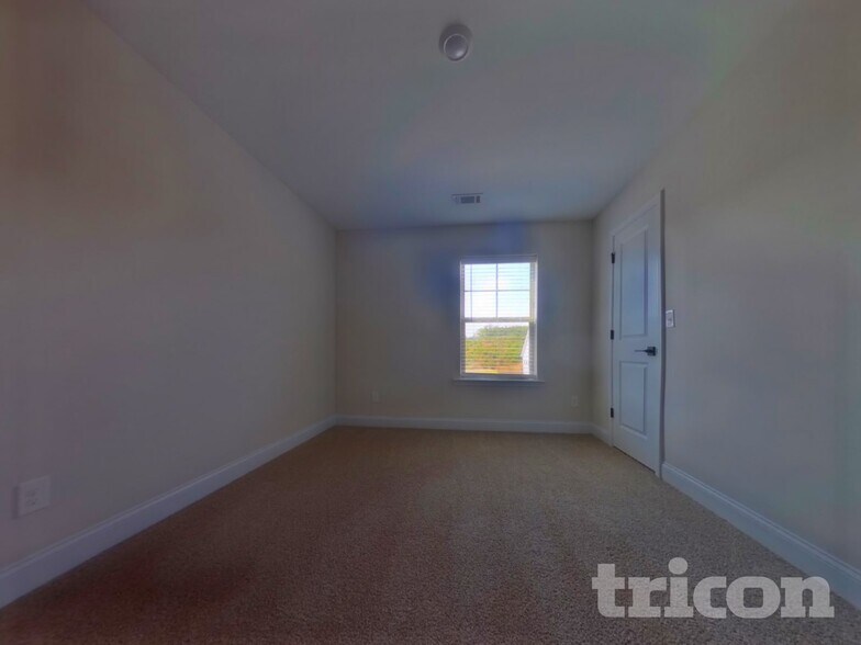 Building Photo - 446 Cantrell Dr