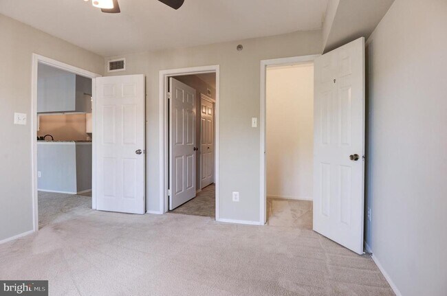 Building Photo - 3313 Wyndham Cir