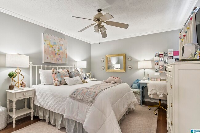 Building Photo - 120 15th St E