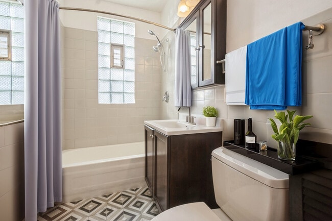 Building Photo - 3400 N Keeler Ave