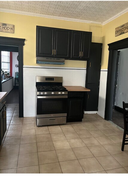 Kitchen - 283 Clifton Ave