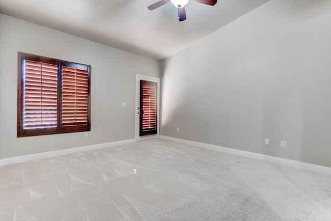 Building Photo - 10001 Crimson Palisades Pl