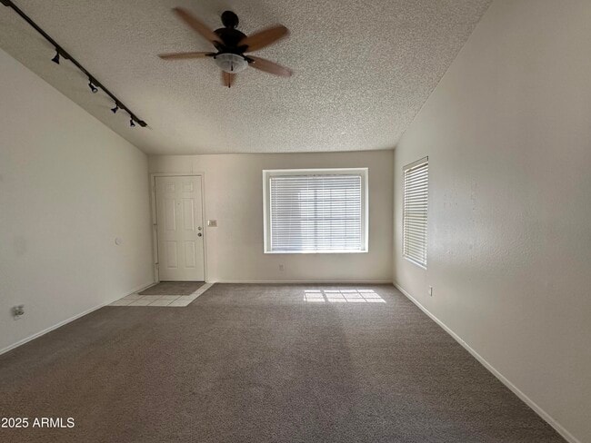 Building Photo - 15013 N 60th Dr