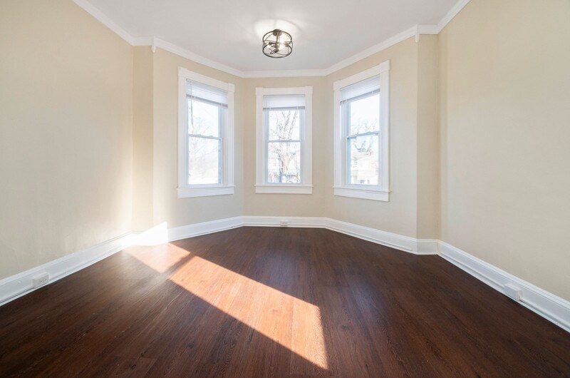 Living room - 5327 Wesley Ave