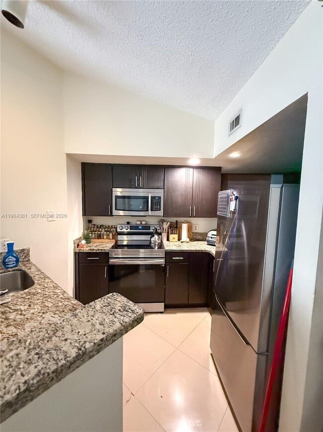 Building Photo - 13060 Vista Isles Dr