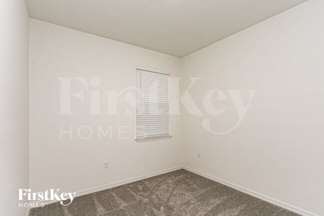 Building Photo - 348 Corbel Ln