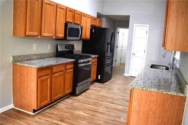 Building Photo - 910 Grace Dr