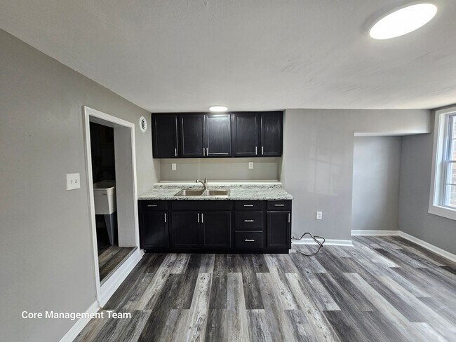 Building Photo - Fully rehabbed 2 bed 1 bath in the south side slopes!!