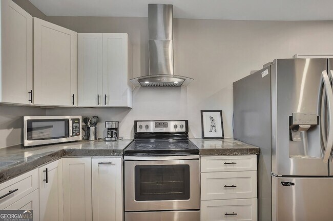 Building Photo - 1157 Indale Pl SW