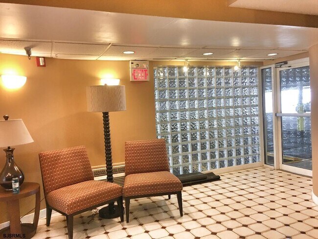 Building Photo - 5300 Boardwalk