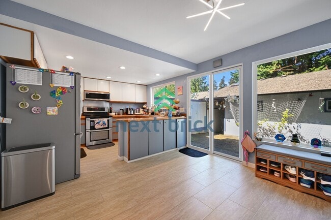 Building Photo - Charming 3-bedroom, 2.5 baths | Family-Friendly Bellevue Crossroads Neighborhood
