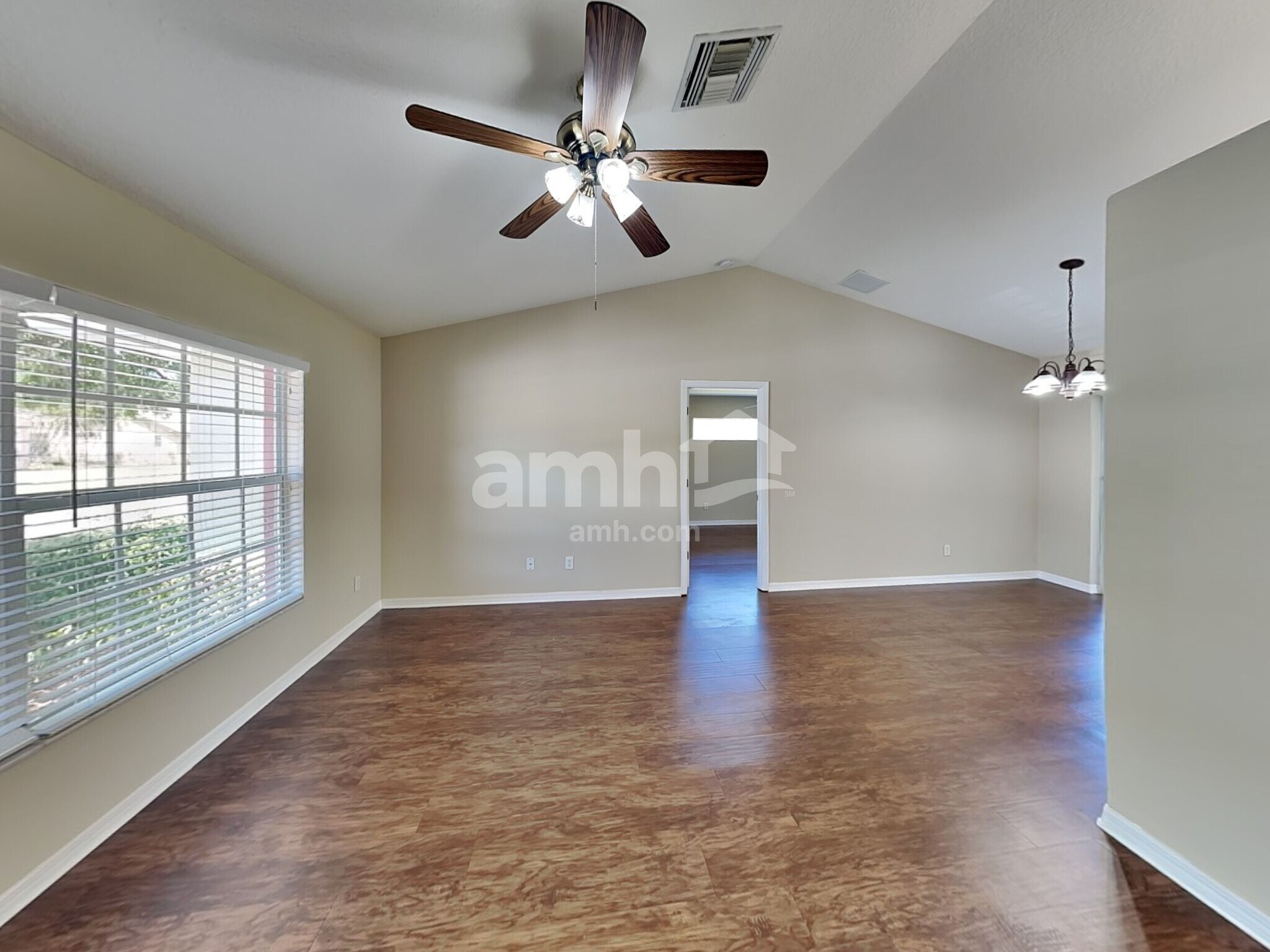 Building Photo - 6228 34th Pl E