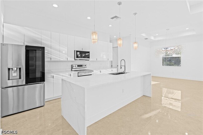 Building Photo - 821 NW 37th Pl
