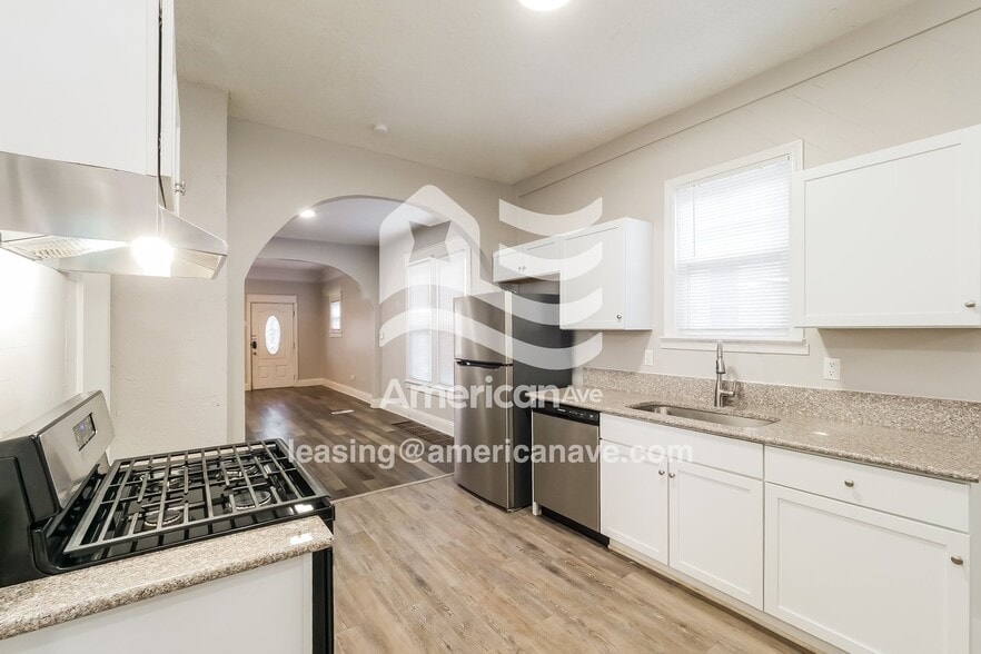 Building Photo - 1055 Ann Ave