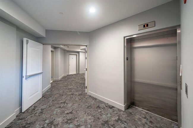 Building Photo - 8625 River Rd