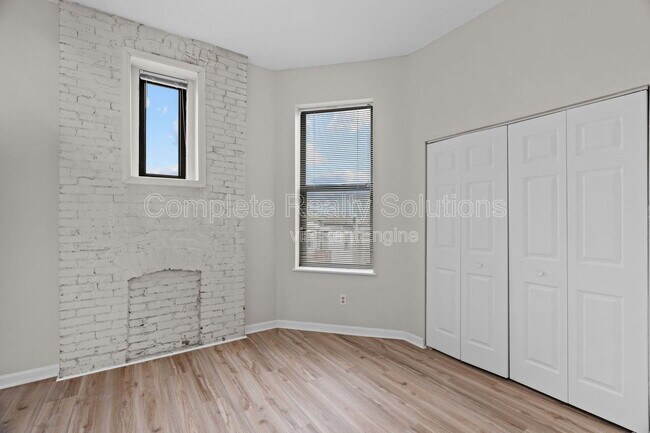 Building Photo - 2221-2223  Rutger Street